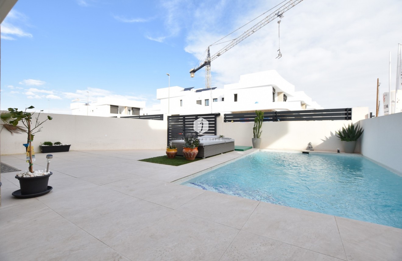 Segunda mano - Villa -
Los Montesinos - Costa Blanca