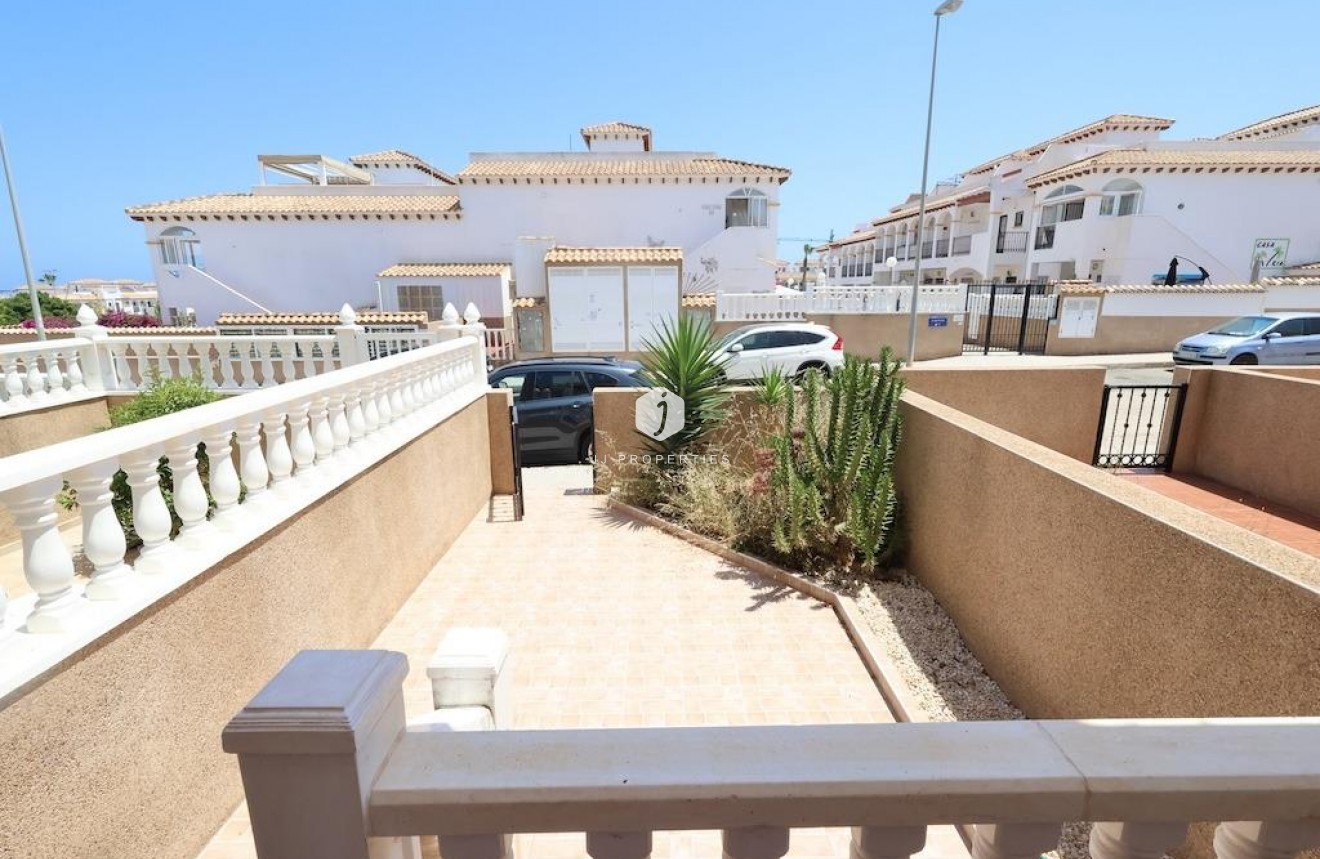 Aus zweiter Hand - Duplex -
Orihuela Costa - Costa Blanca