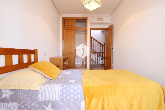 Aus zweiter Hand - Duplex -
Orihuela Costa - Costa Blanca