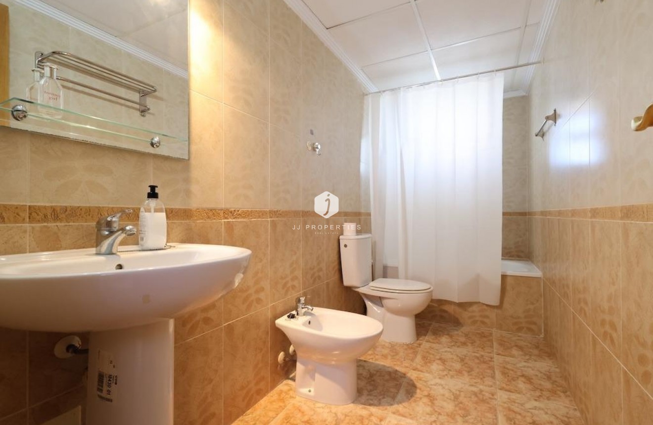 Aus zweiter Hand - Duplex -
Orihuela Costa - Costa Blanca