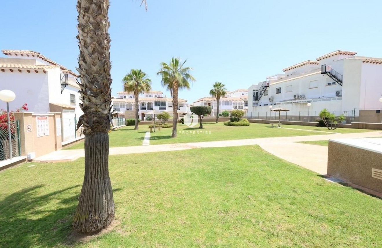 Aus zweiter Hand - Duplex -
Orihuela Costa - Costa Blanca