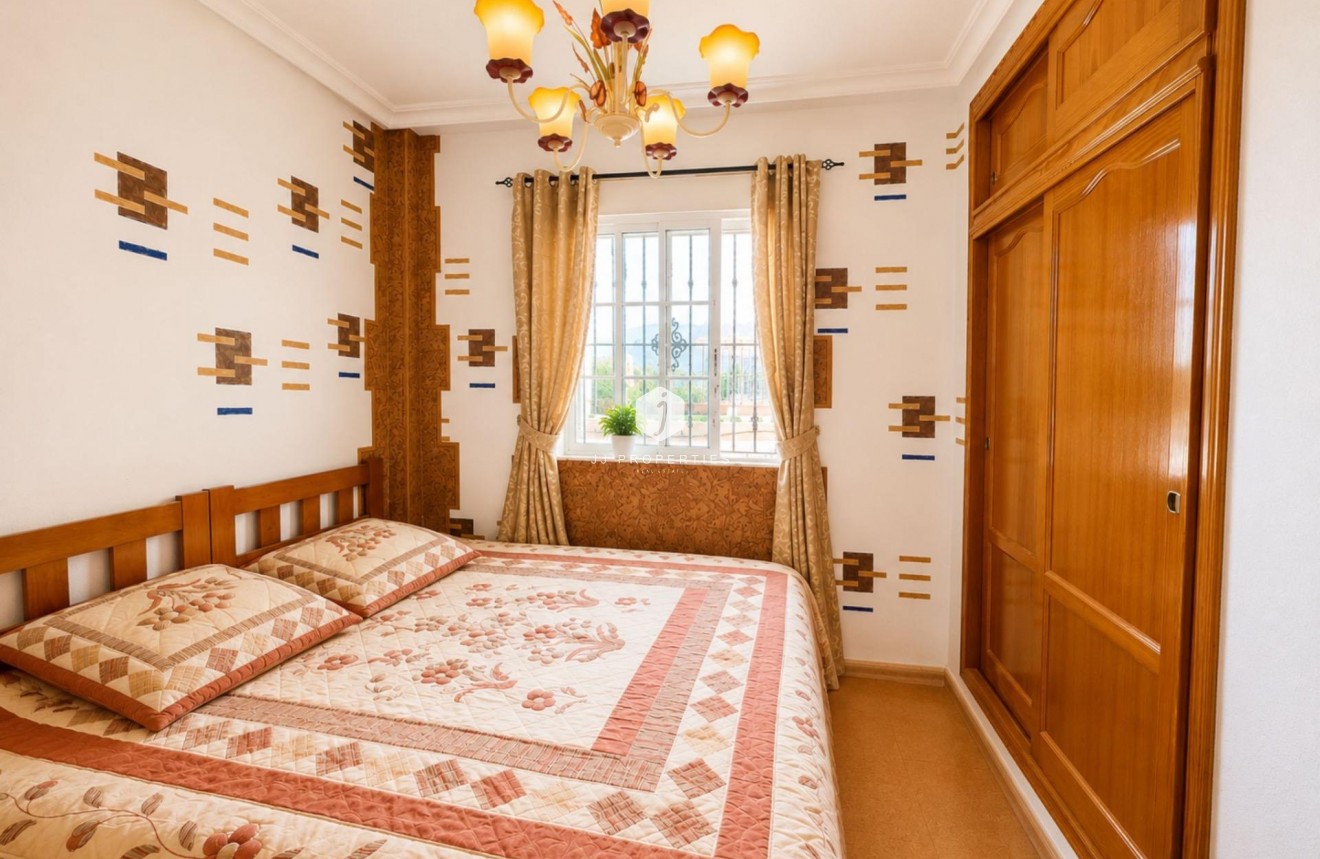 Tweedehands - Bungalow -
Orihuela Costa - Lomas de Cabo Roig