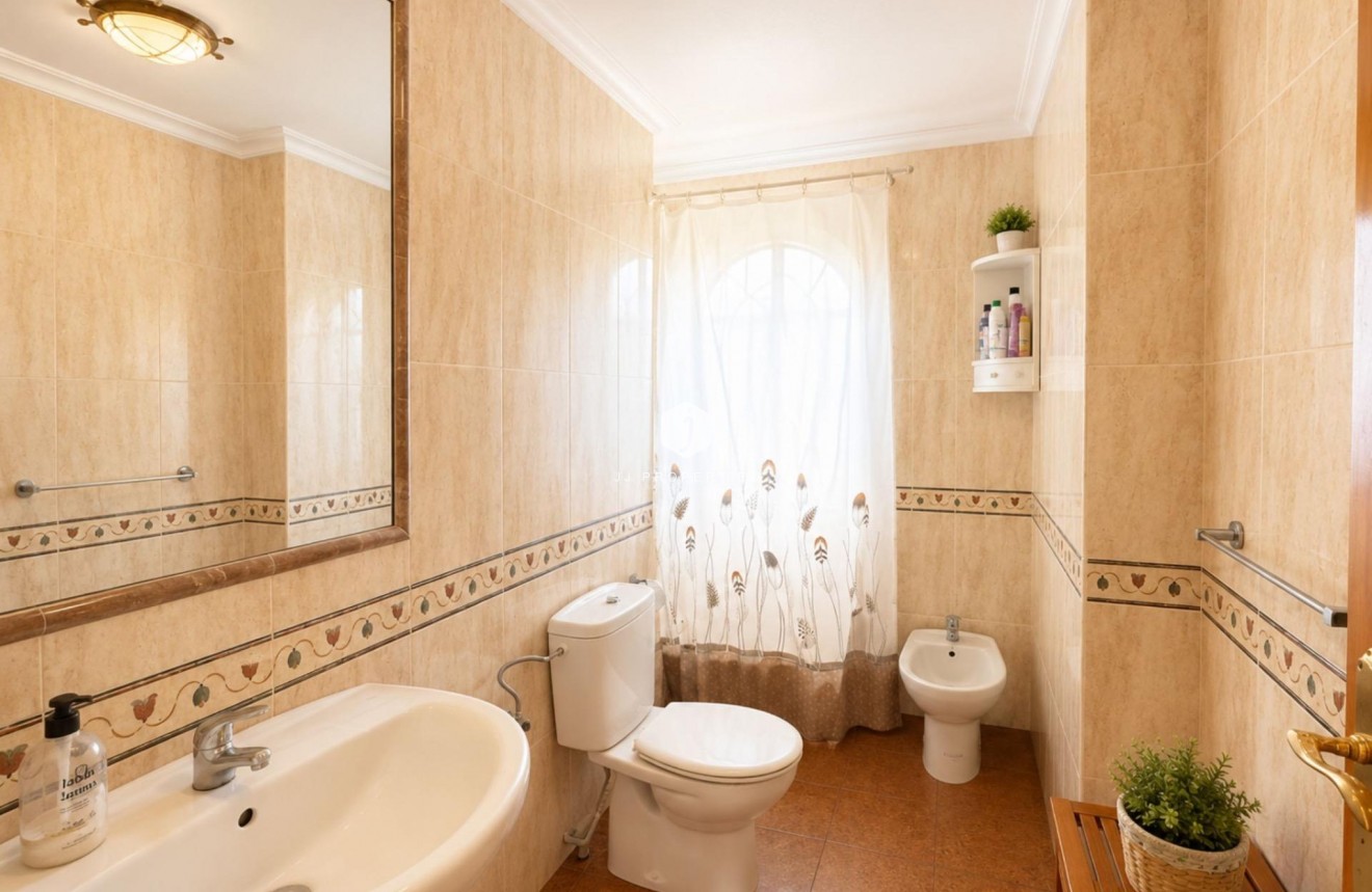 Tweedehands - Bungalow -
Orihuela Costa - Lomas de Cabo Roig