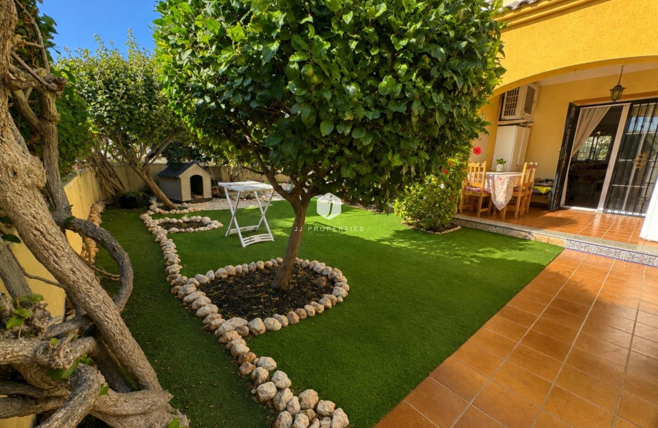 Tweedehands - Bungalow -
Orihuela Costa - Lomas de Cabo Roig