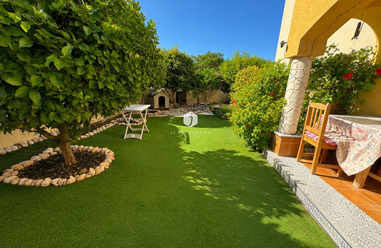 Tweedehands - Bungalow -
Orihuela Costa - Lomas de Cabo Roig