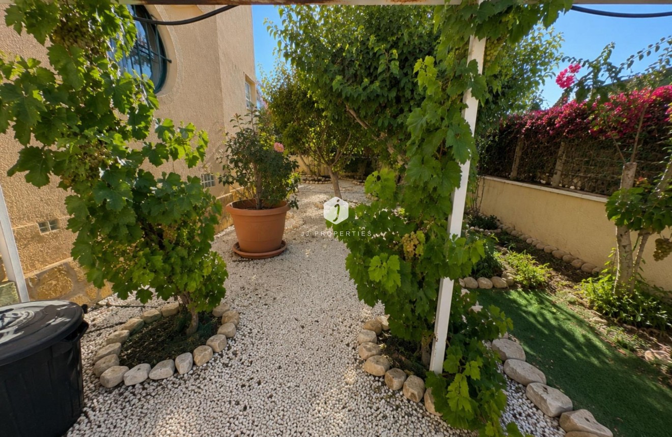 Tweedehands - Bungalow -
Orihuela Costa - Lomas de Cabo Roig