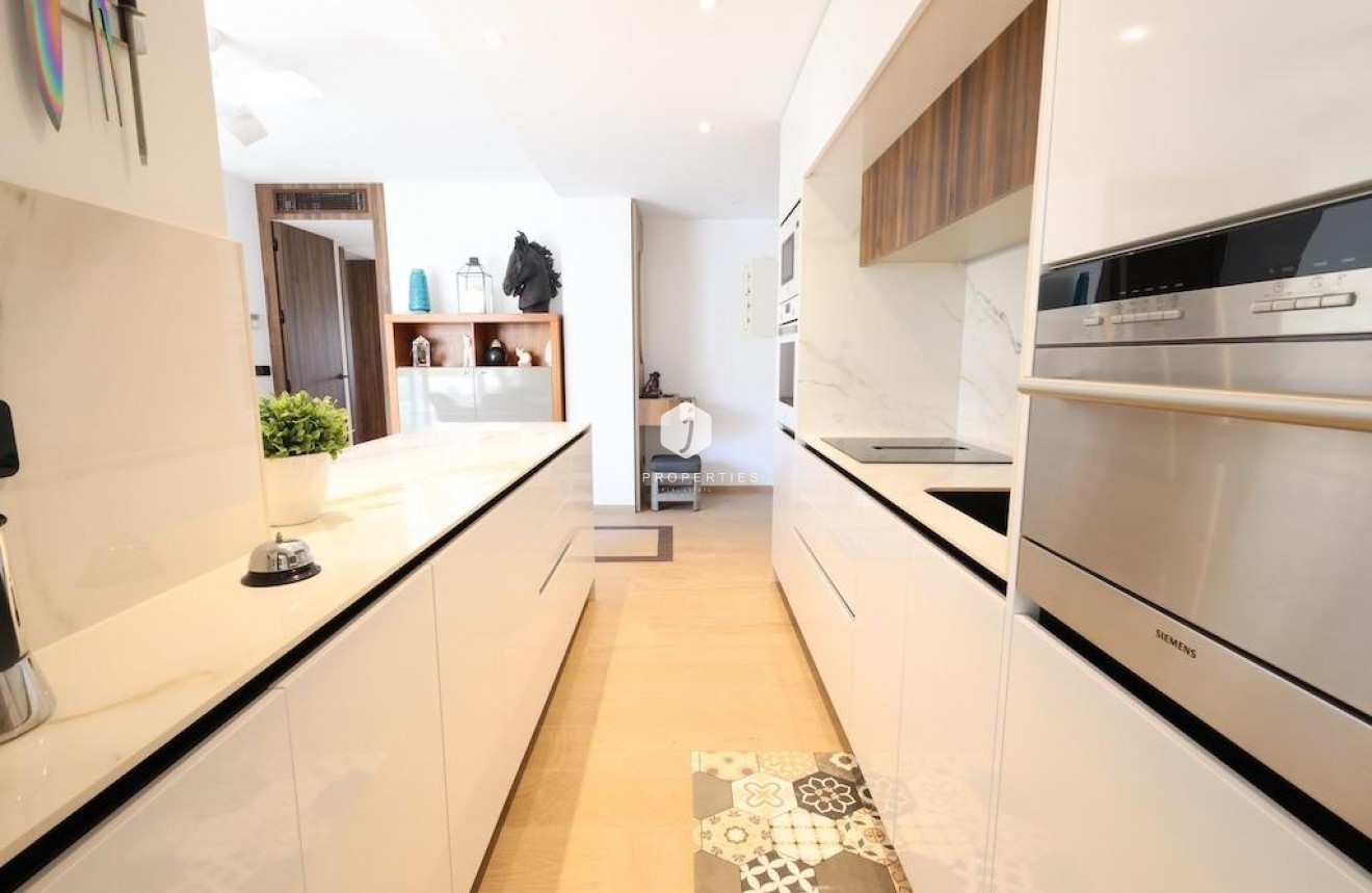 Aus zweiter Hand - Penthouse -
Algorfa - Inland