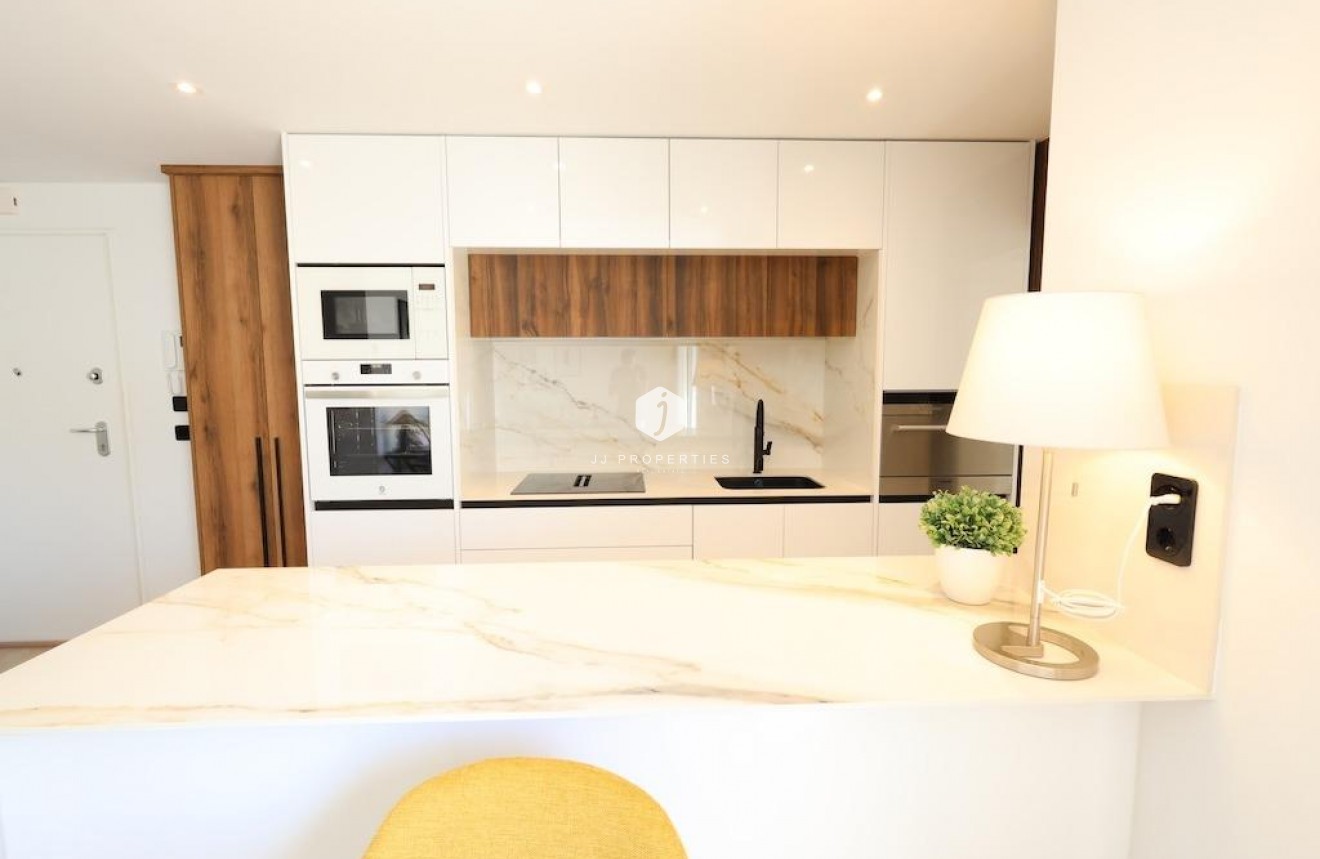 Aus zweiter Hand - Penthouse -
Algorfa - Inland