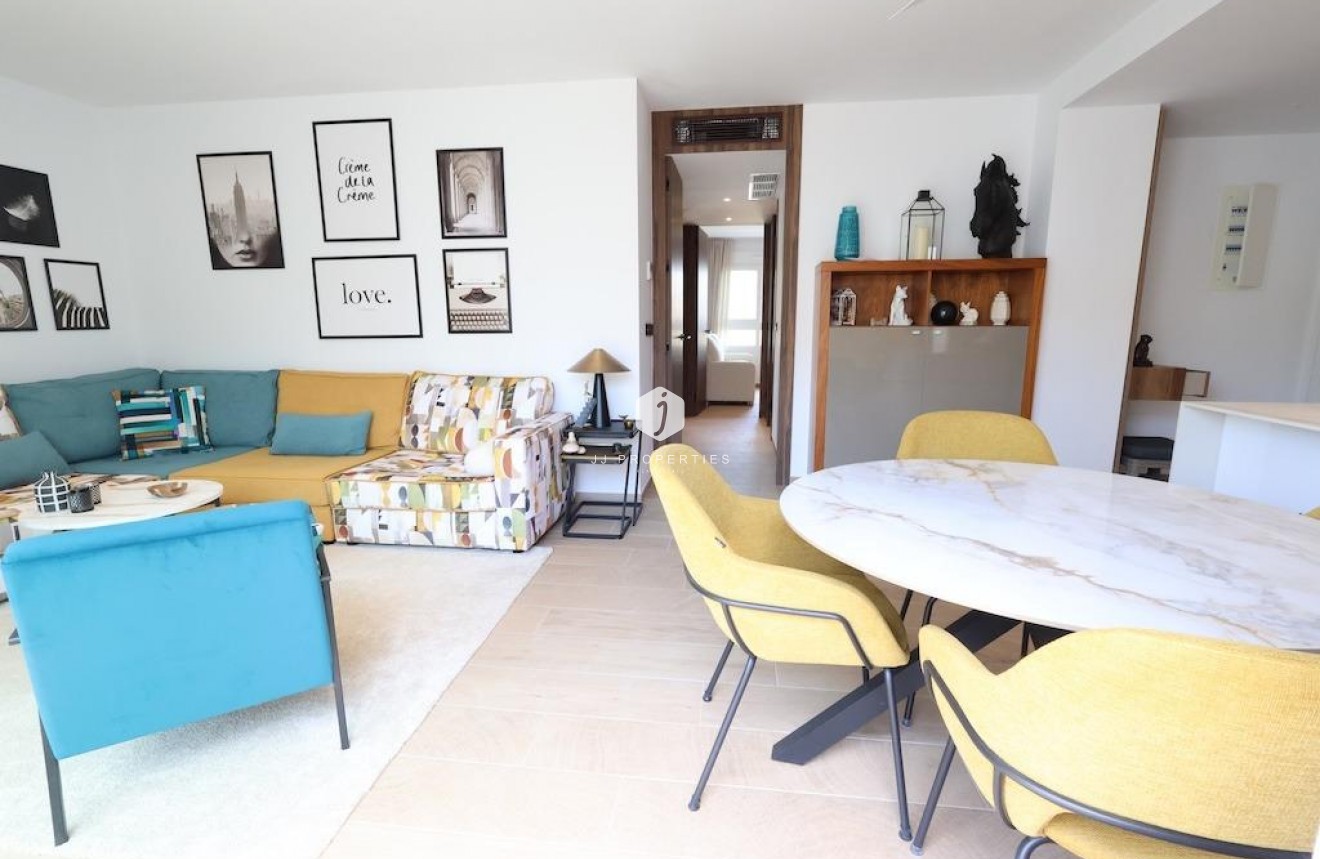 Aus zweiter Hand - Penthouse -
Algorfa - Inland