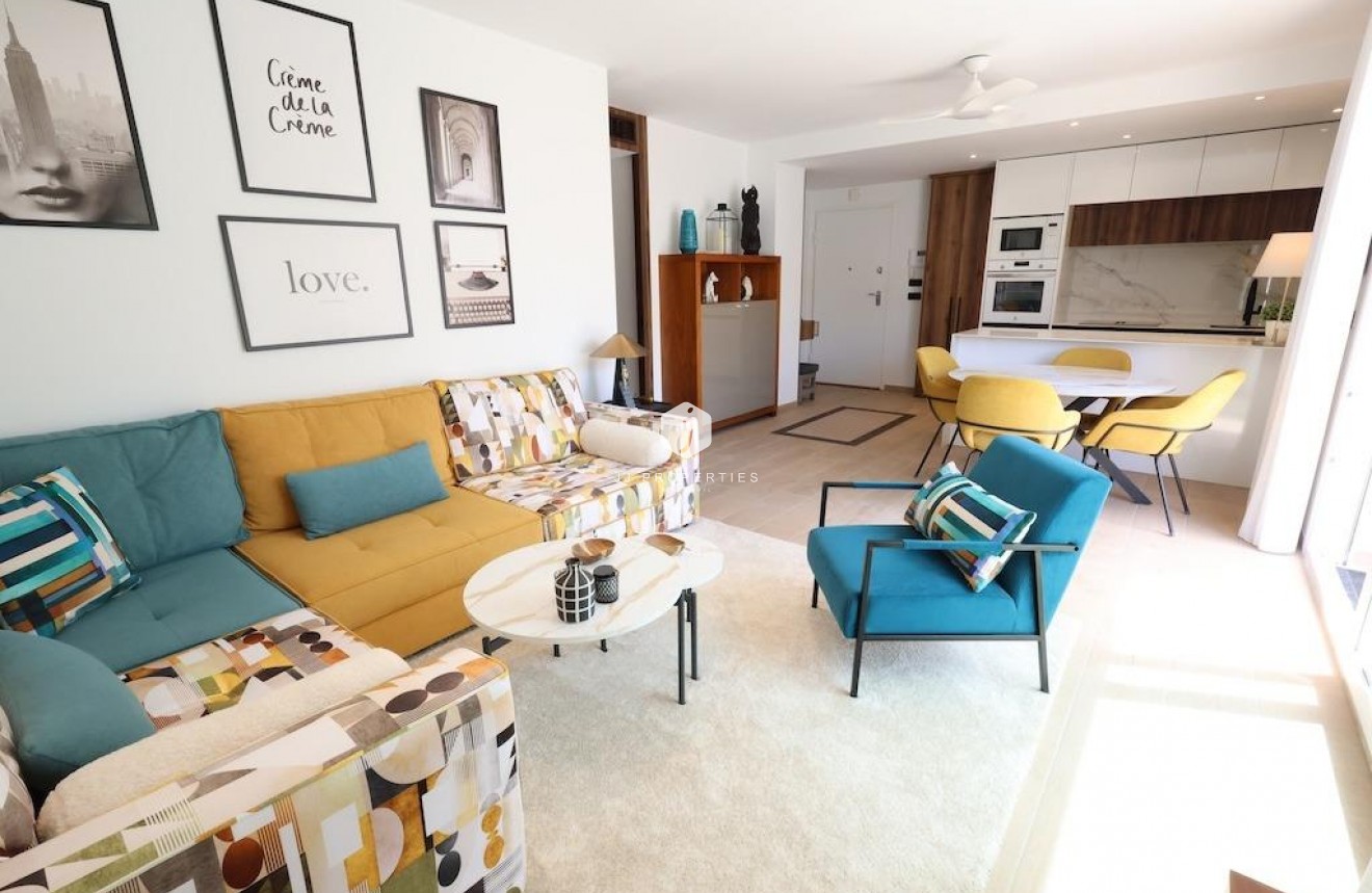 Aus zweiter Hand - Penthouse -
Algorfa - Inland