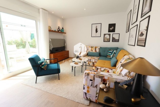 Aus zweiter Hand - Penthouse -
Algorfa - Inland