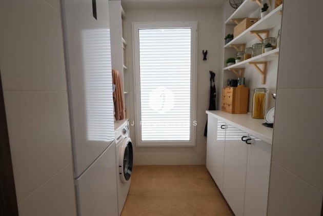 Aus zweiter Hand - Penthouse -
Algorfa - Inland