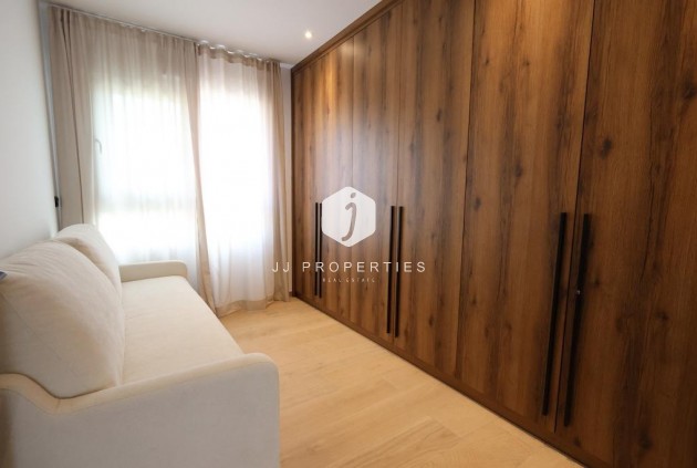 Aus zweiter Hand - Penthouse -
Algorfa - Inland