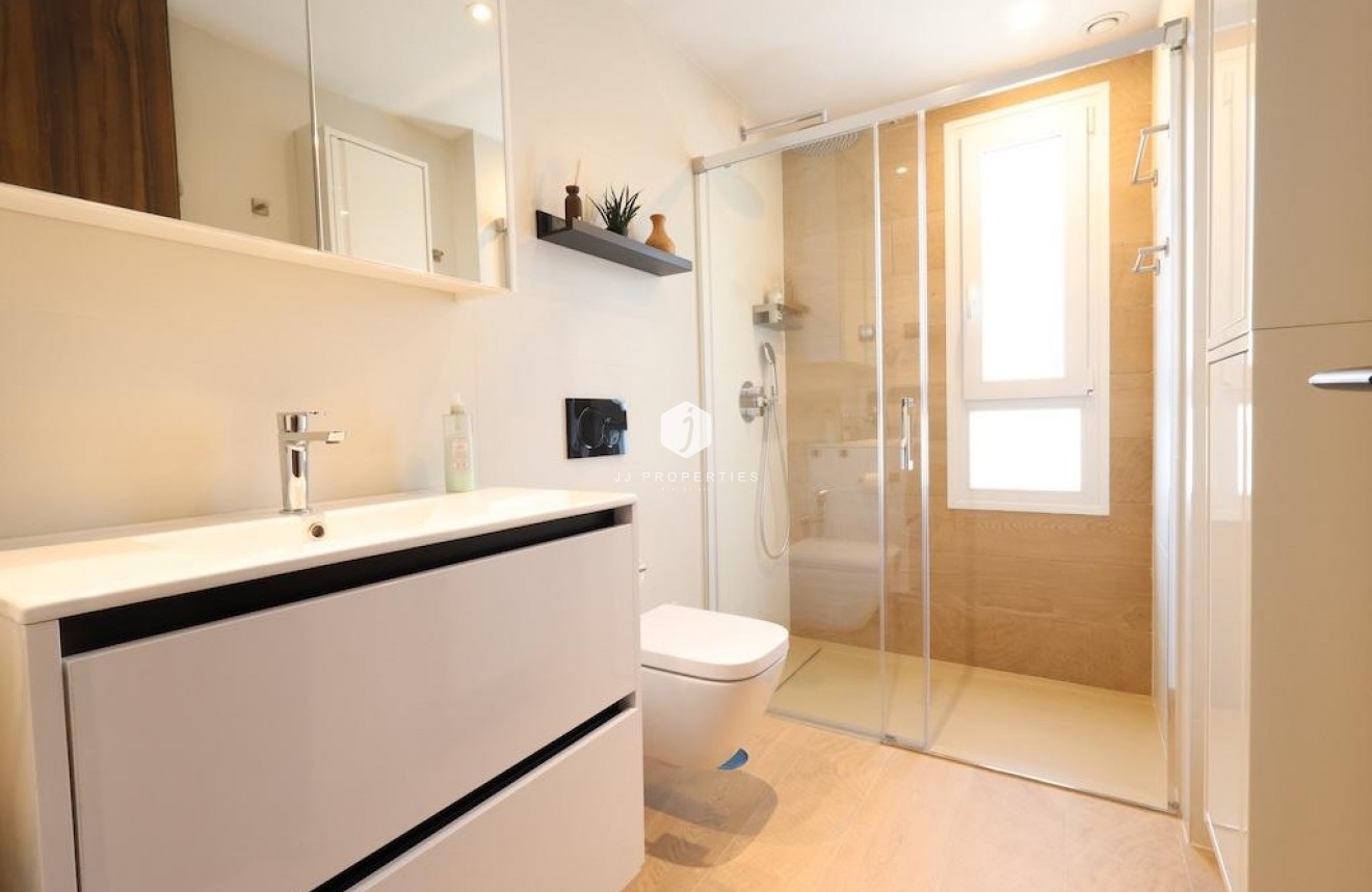 Aus zweiter Hand - Penthouse -
Algorfa - Inland