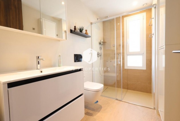 Aus zweiter Hand - Penthouse -
Algorfa - Inland