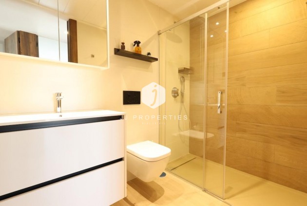 Aus zweiter Hand - Penthouse -
Algorfa - Inland