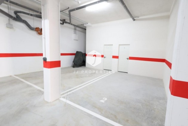 Aus zweiter Hand - Penthouse -
Algorfa - Inland