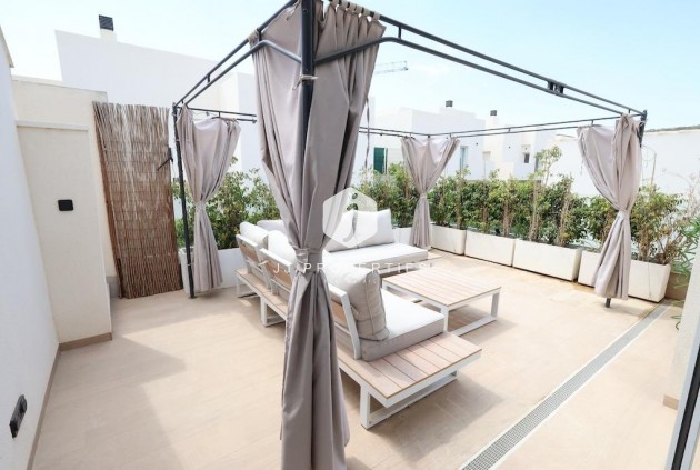 Aus zweiter Hand - Penthouse -
Algorfa - Inland