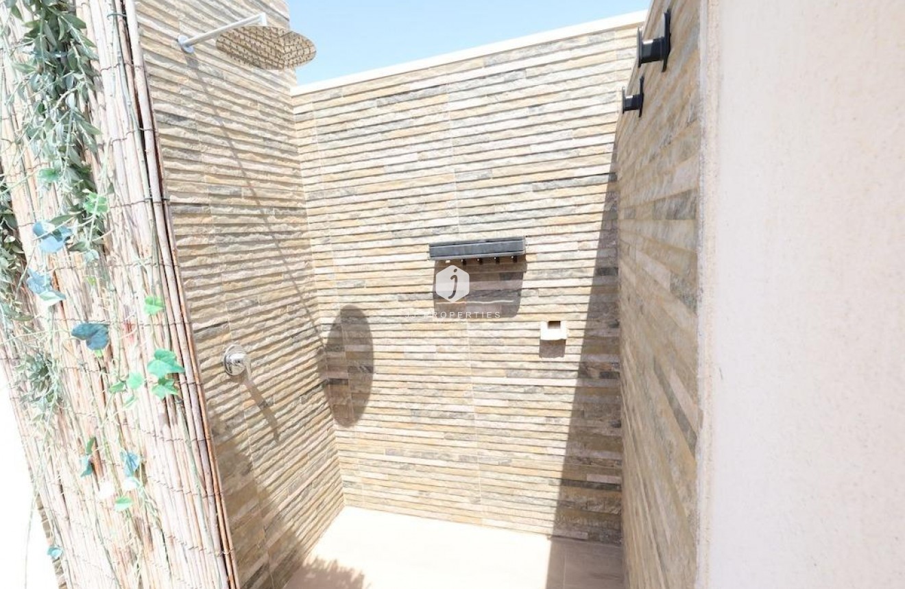 Aus zweiter Hand - Penthouse -
Algorfa - Inland