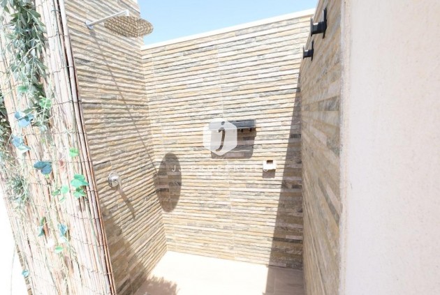 Aus zweiter Hand - Penthouse -
Algorfa - Inland
