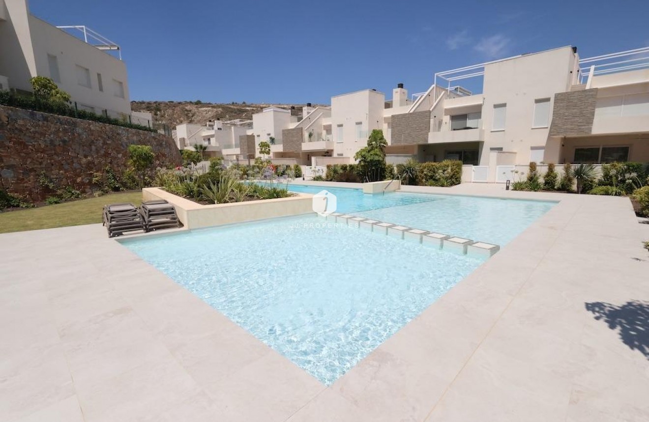 Aus zweiter Hand - Penthouse -
Algorfa - Inland