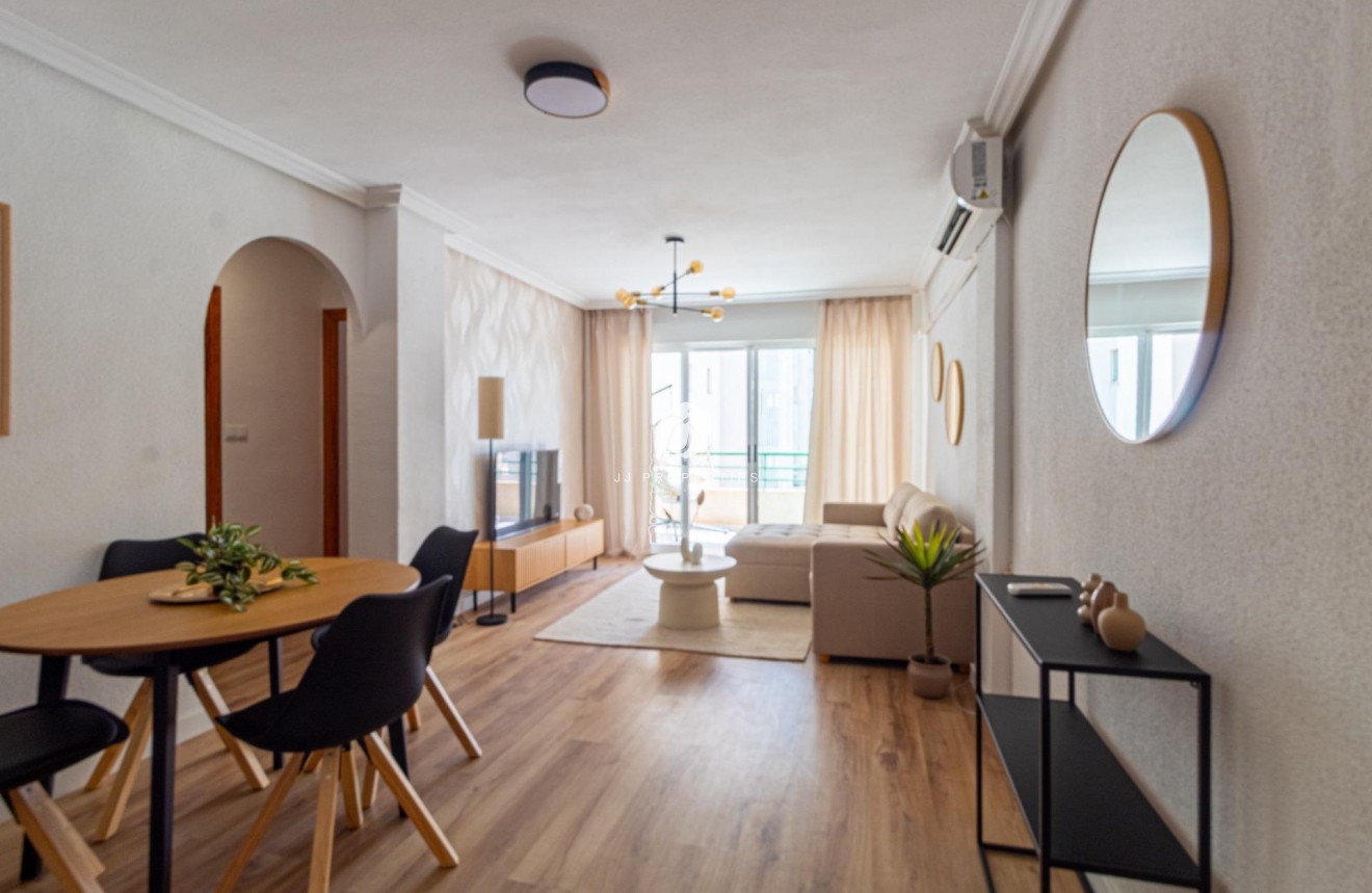D'occasion - Appartement -
Torrevieja - La Mata Pueblo