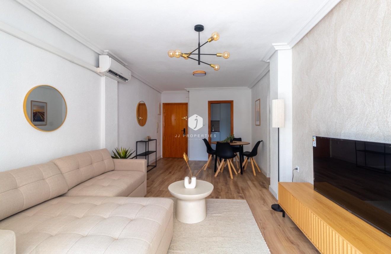 D'occasion - Appartement -
Torrevieja - La Mata Pueblo