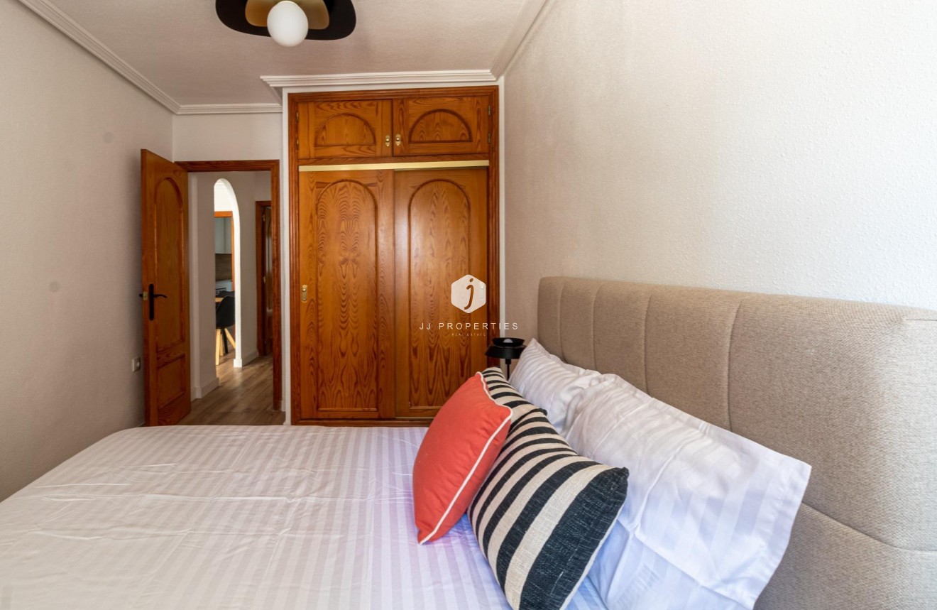 D'occasion - Appartement -
Torrevieja - La Mata Pueblo