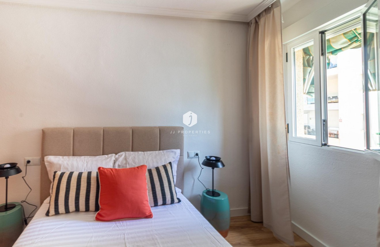 D'occasion - Appartement -
Torrevieja - La Mata Pueblo