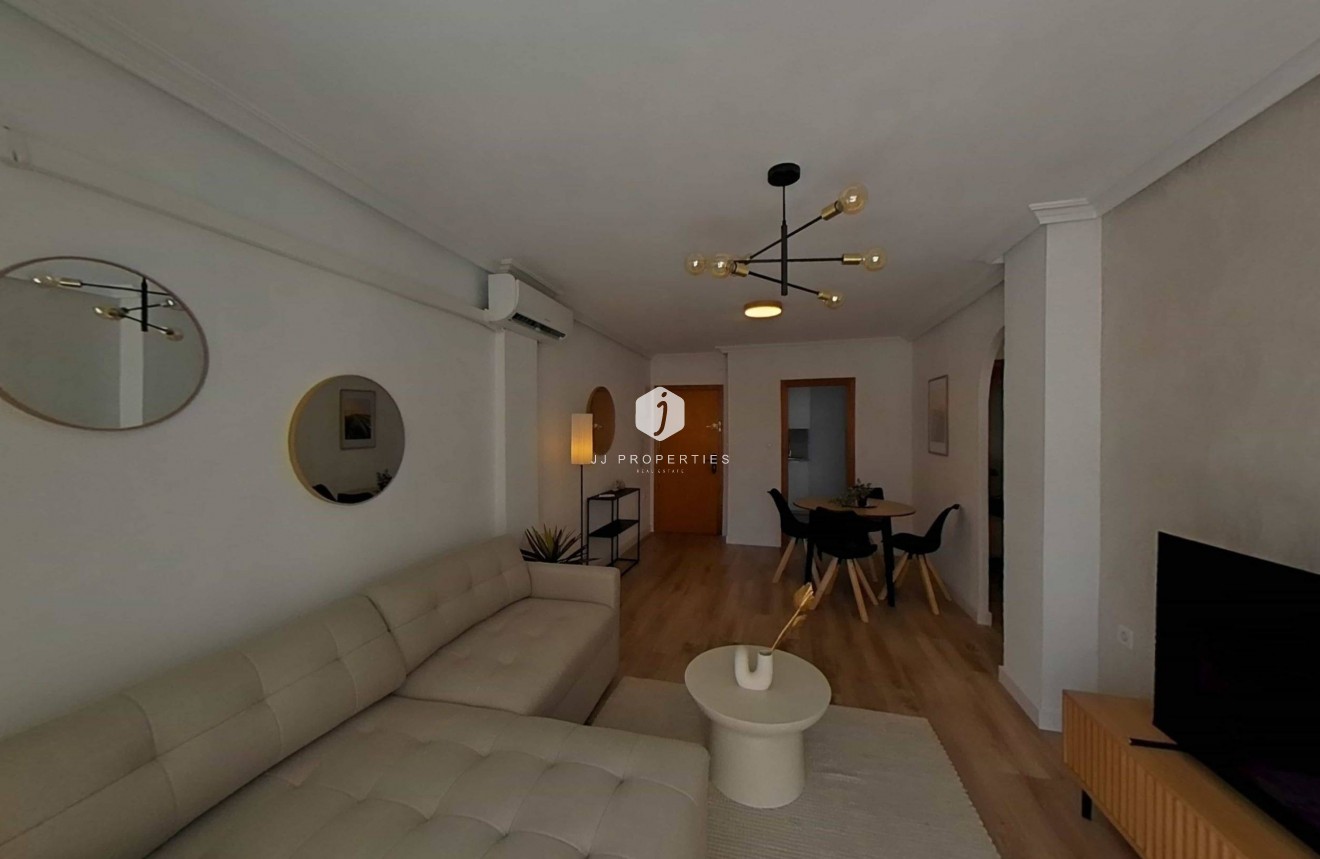 D'occasion - Appartement -
Torrevieja - La Mata Pueblo