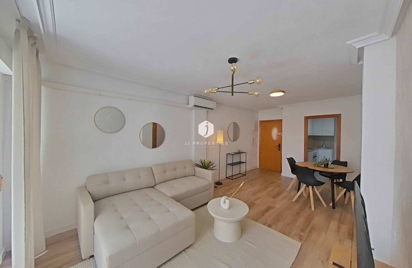 D'occasion - Appartement -
Torrevieja - La Mata Pueblo