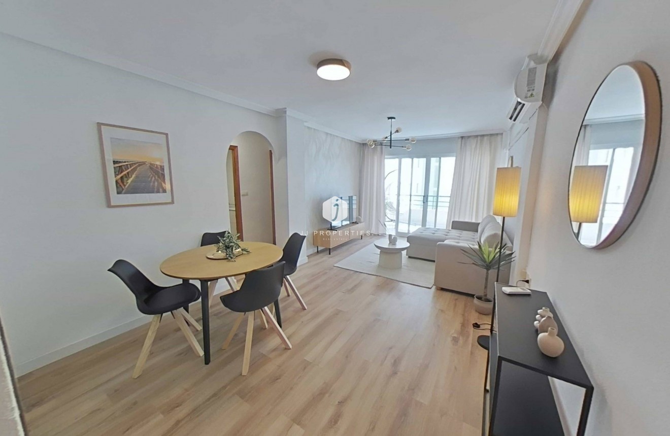 D'occasion - Appartement -
Torrevieja - La Mata Pueblo
