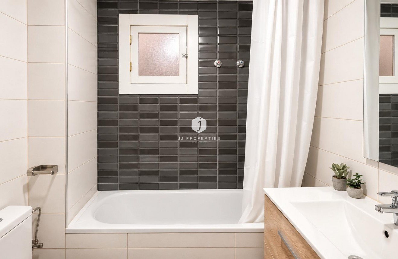 Aus zweiter Hand - Wohnung -
Torrevieja - Playa del Cura