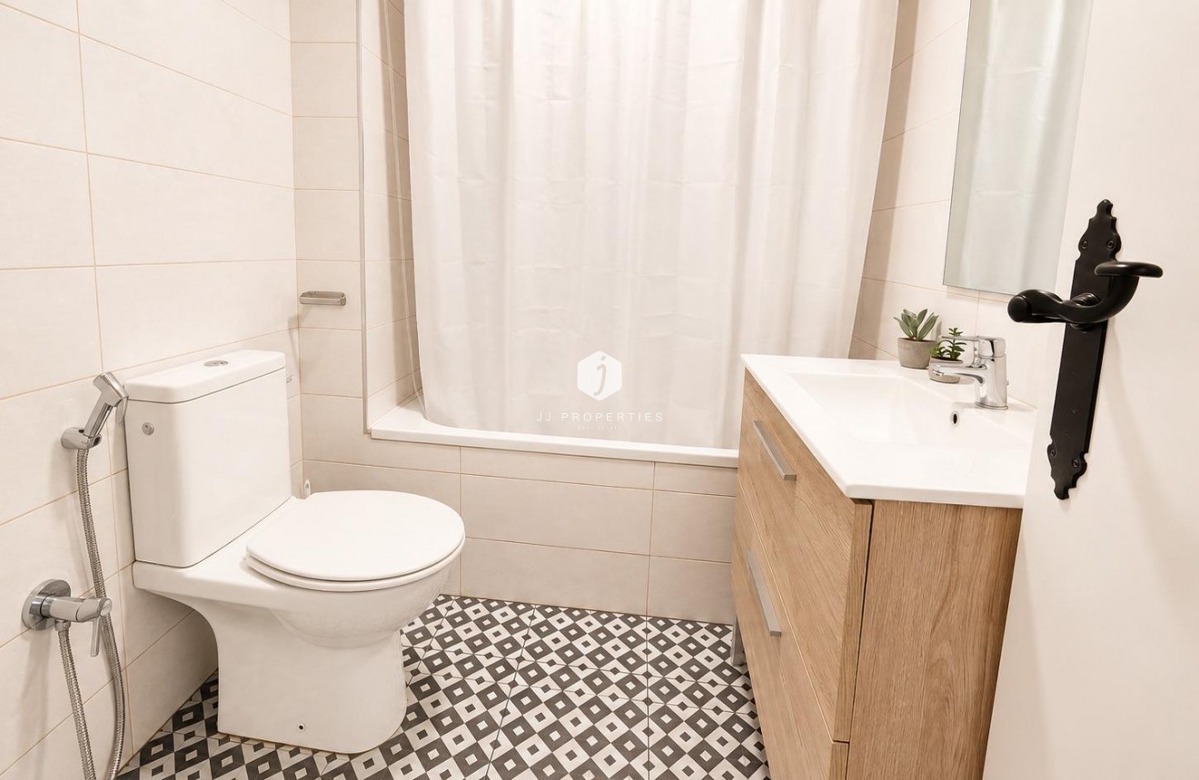 Aus zweiter Hand - Wohnung -
Torrevieja - Playa del Cura