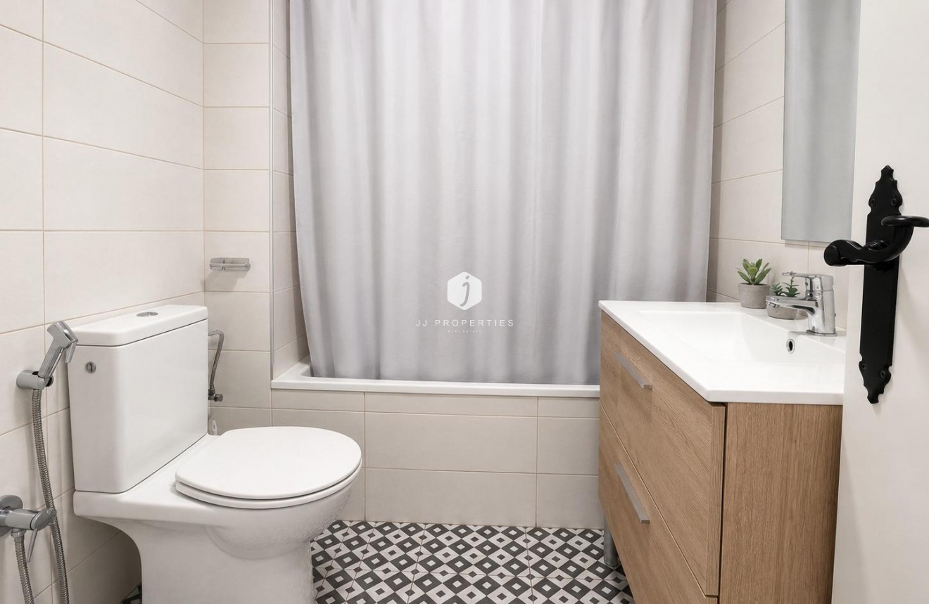Aus zweiter Hand - Wohnung -
Torrevieja - Playa del Cura