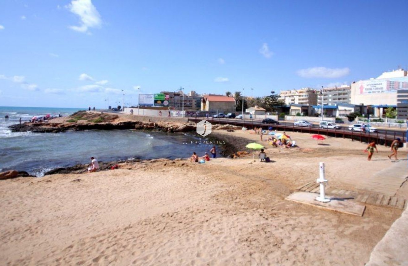 Aus zweiter Hand - Wohnung -
Torrevieja - Playa del Cura