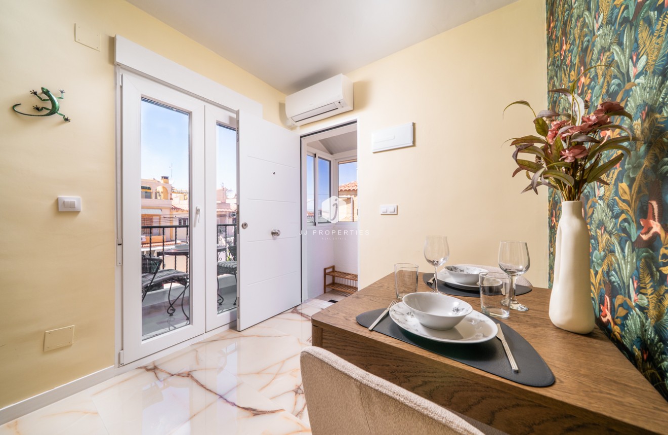 Segunda mano - Apartamento / piso -
El Chaparral - Costa Blanca