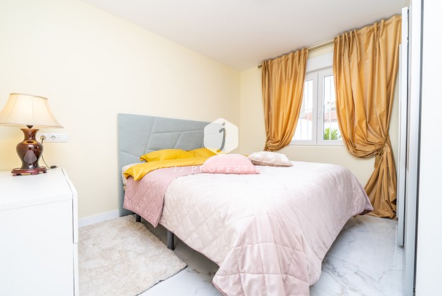 Tweedehands - Bungalow -
Torrevieja - Torreta