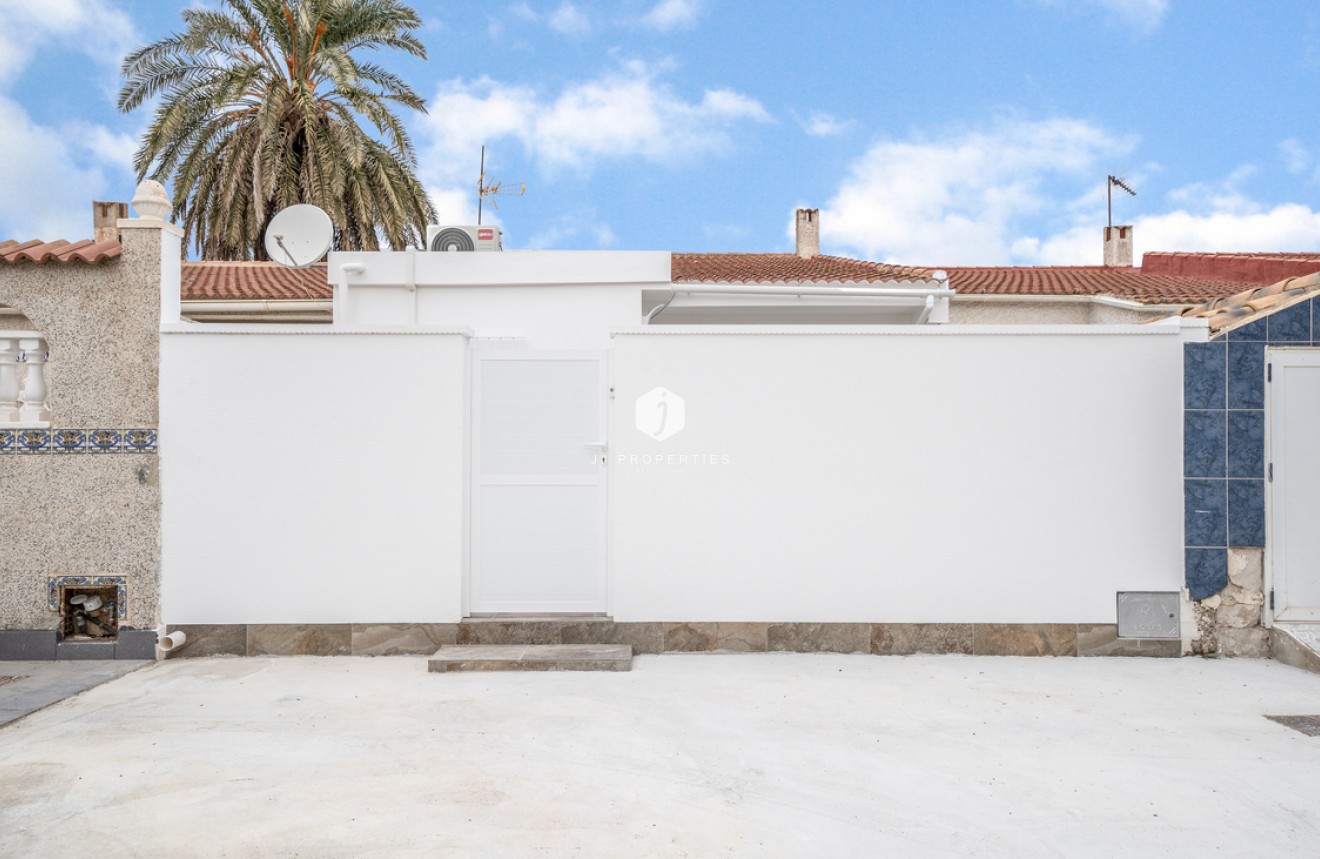 Tweedehands - Bungalow -
Torrevieja - Torreta