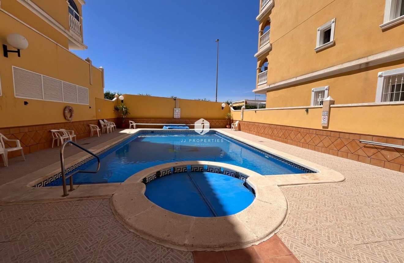 D'occasion - Appartement -
Algorfa - Inland