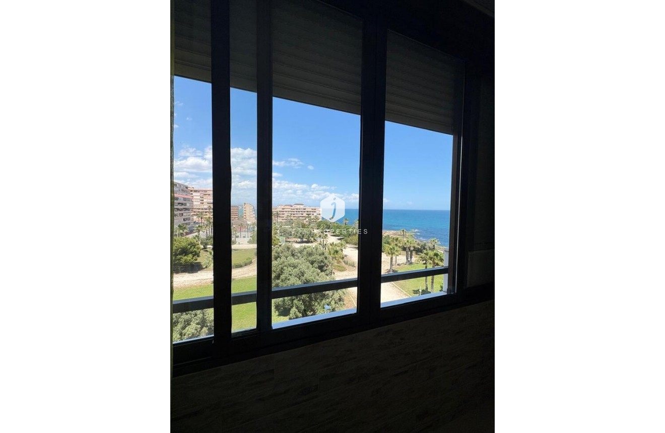 Tweedehands - Appartement / flat -
Torrevieja - Cabo cervera