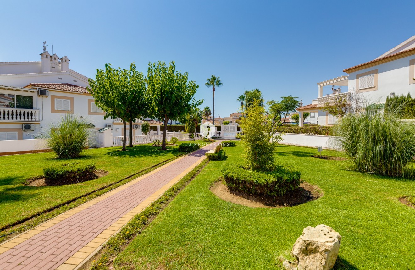 Aus zweiter Hand - Wohnung -
Orihuela Costa - Costa Blanca
