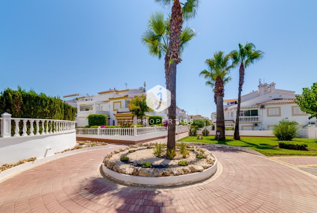 Aus zweiter Hand - Wohnung -
Orihuela Costa - Costa Blanca