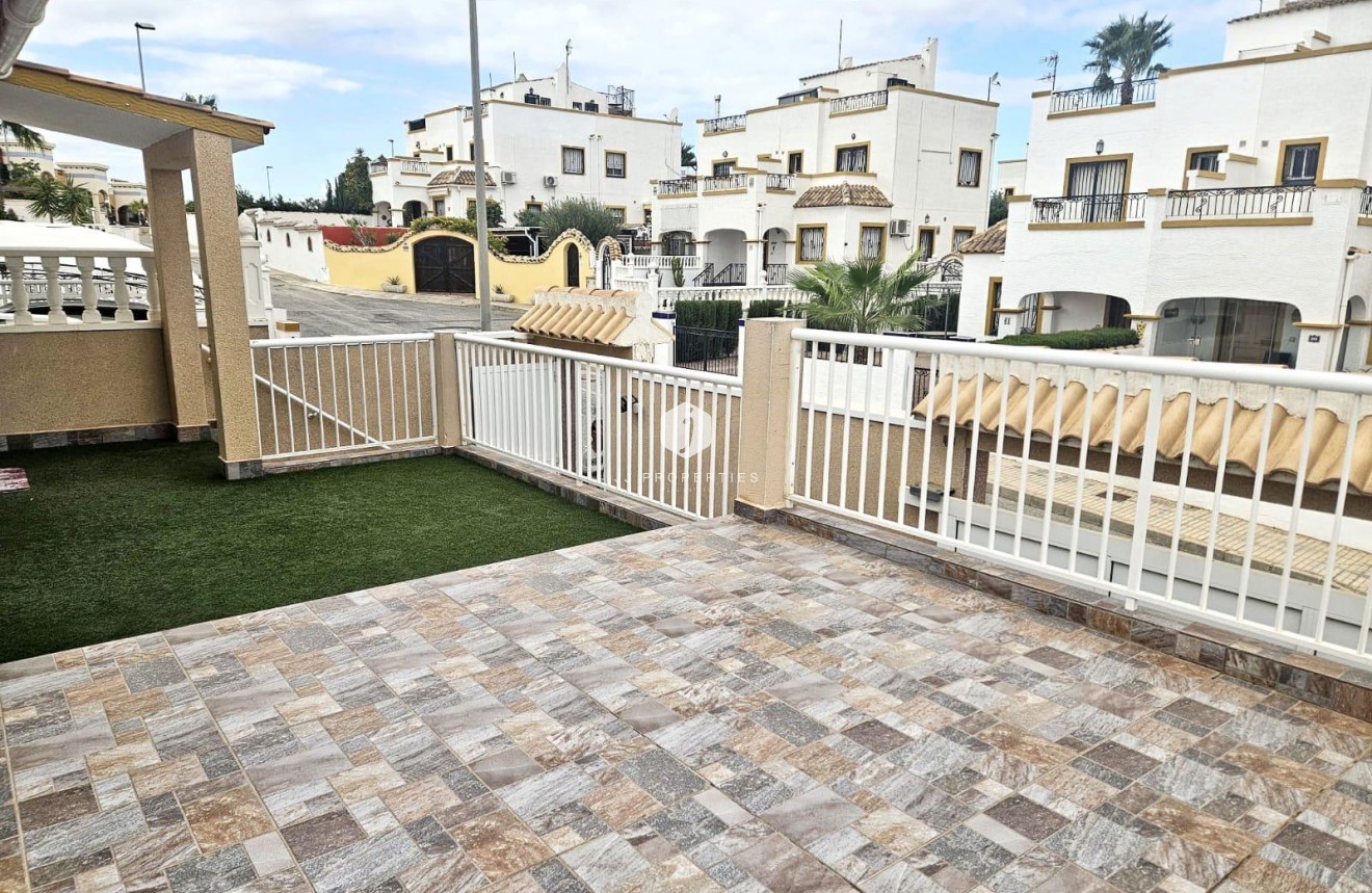 D'occasion - Chalet -
Orihuela Costa - Los Altos