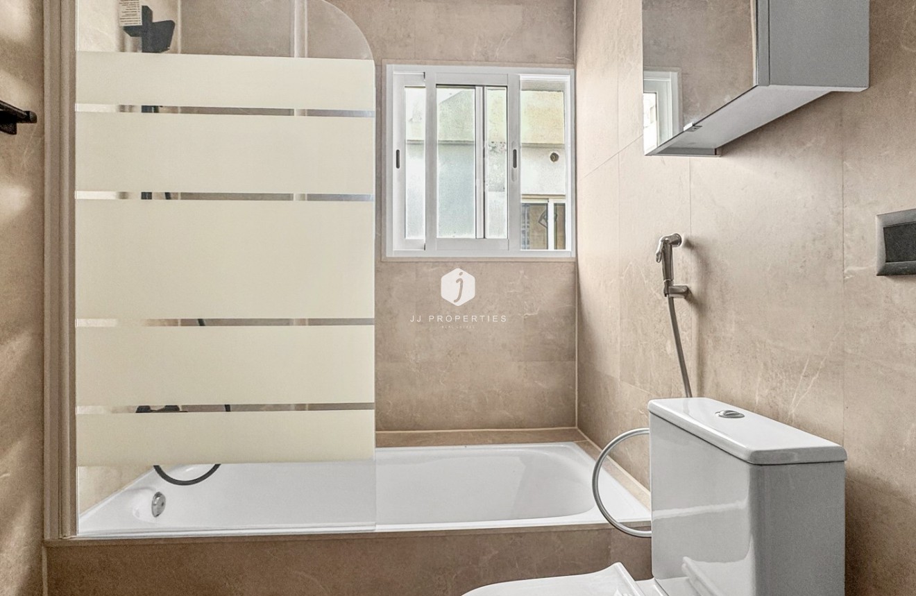 Tweedehands - Appartement / flat -
Torrevieja - Costa Blanca