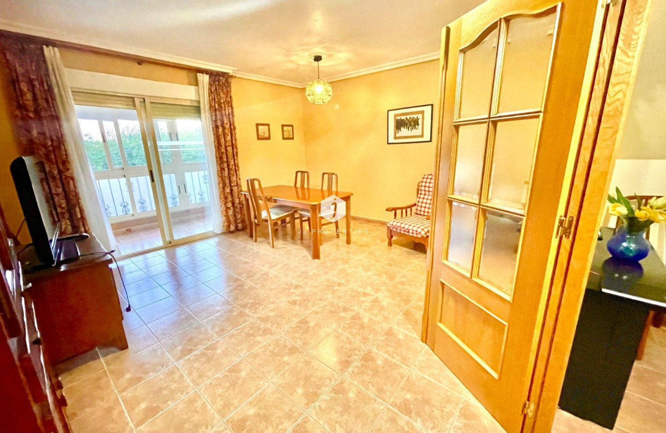 Aus zweiter Hand - Villa -
Almoradí - Inland