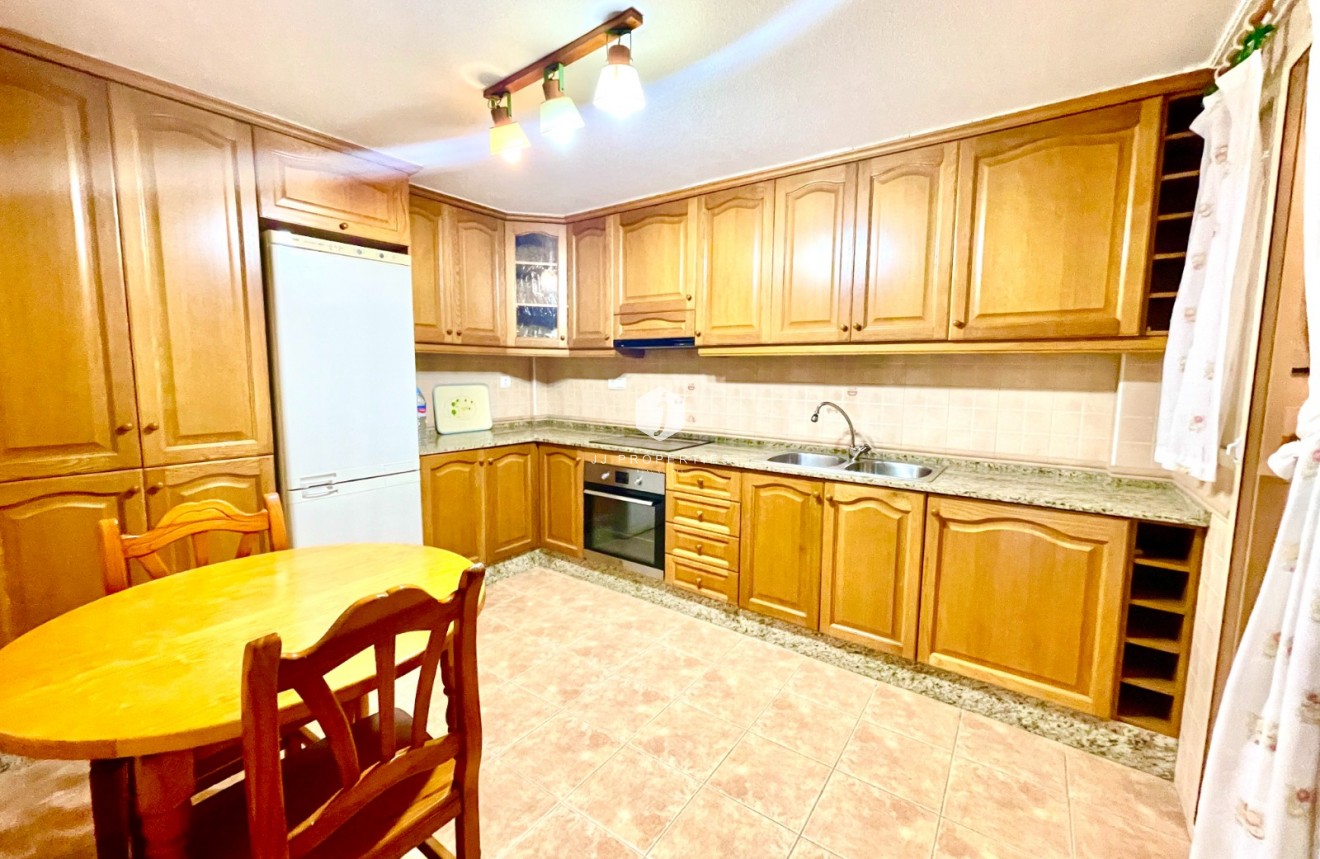 Aus zweiter Hand - Villa -
Almoradí - Inland
