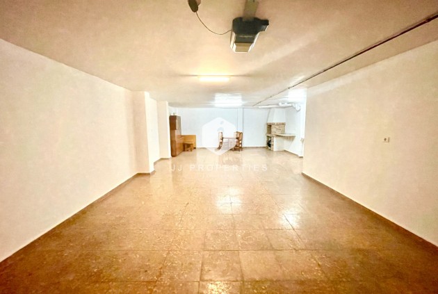 Aus zweiter Hand - Villa -
Almoradí - Inland