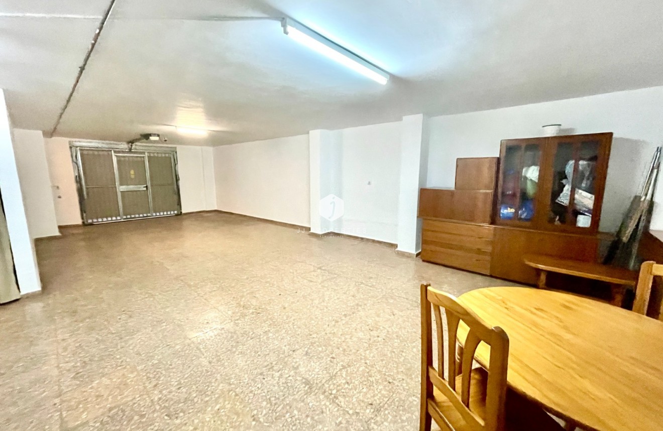 Aus zweiter Hand - Villa -
Almoradí - Inland