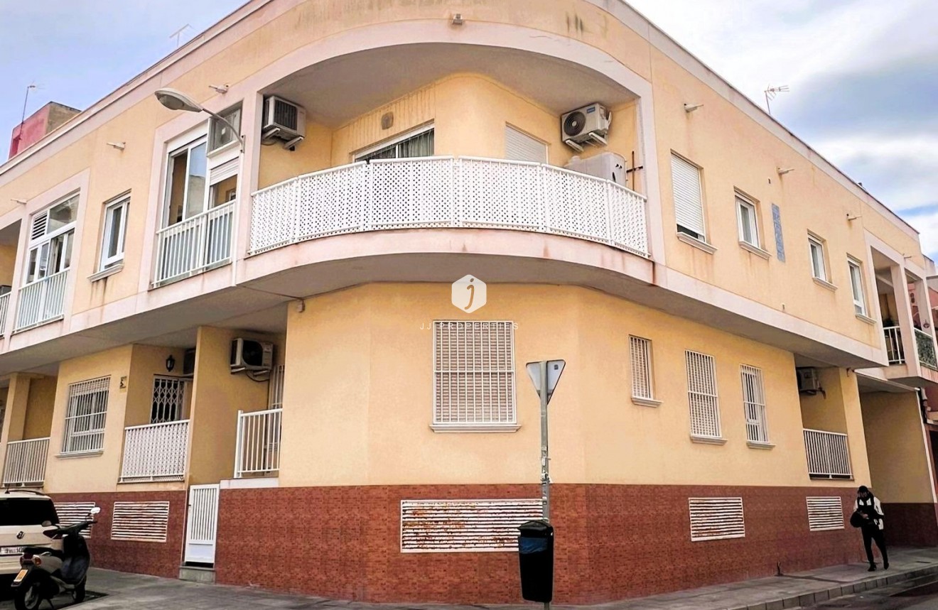 D'occasion - Appartement -
Torrevieja - Playa de los Locos